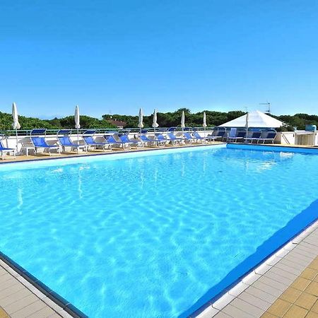 Residence Pinewood Bibione Bagian luar foto