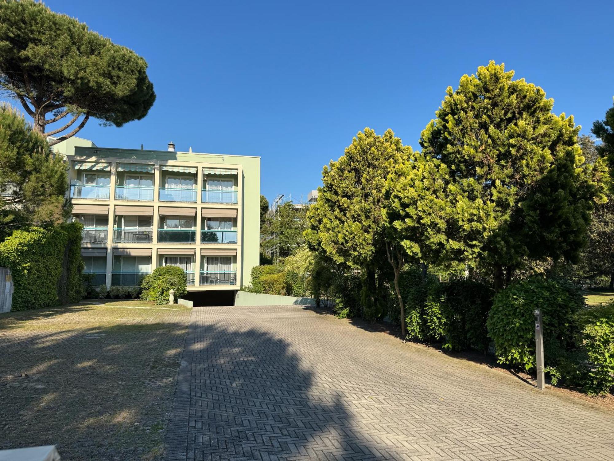 Residence Pinewood Bibione Bagian luar foto